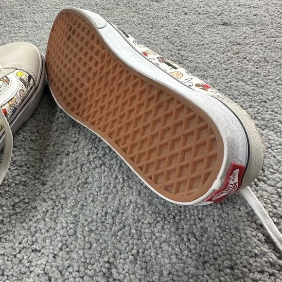 Vans x Peanuts Old Skool 'Snoopy' and Peanuts Sneakers - Size 10 - EUC Like New - Picture 7 of 11